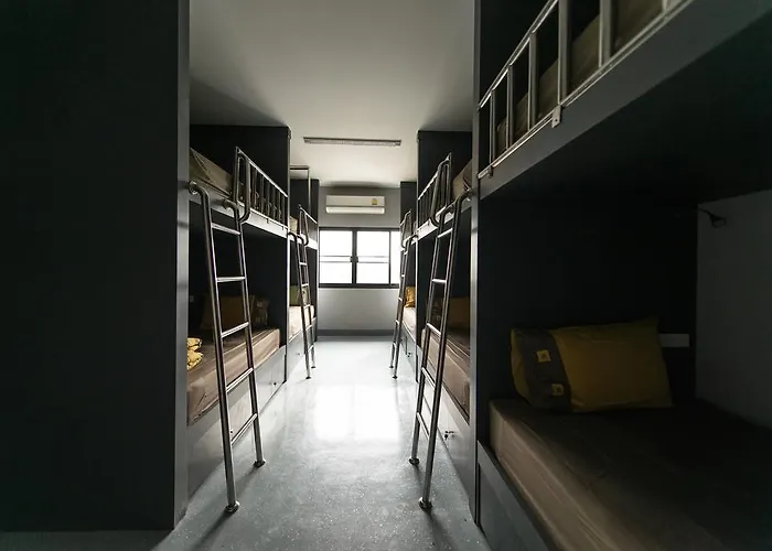Hostel Petchyindee Kingdom *