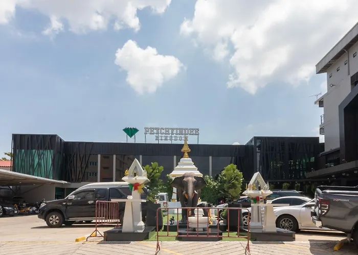 Petchyindee Kingdom Hostel